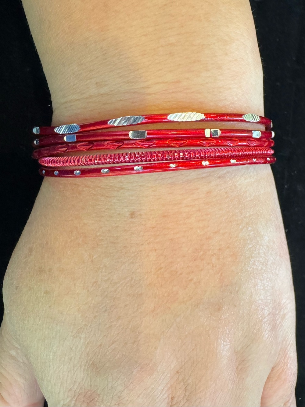 5 Pc Red Bangle Bracelet Set Silver Tone Accents Textured Stackable Jewelry